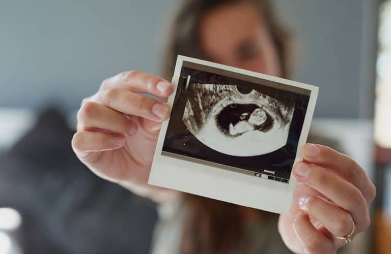 Your first pregnancy is such an amazing time. The excitement, the nervousness... the unknown. Here's what I wish I knew at the start of my first pregnancy.