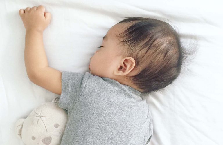 Confused by all the stories about what is and isn't safe for your baby's sleep? Here's the REAL safe sleeping information parents need to know. Exactly what you need to help your baby sleep safely (and to help you keep your sanity as a new mother too!)