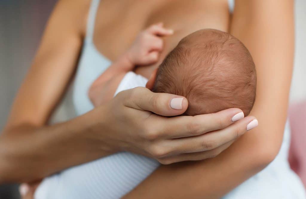 Simple breastfeeding mistakes can be the difference between you enjoying breastfeeding, and you wanting to quit because it's just not working. These are some of the breastfeeding mistakes new moms make and how you can avoid them (or fix them).