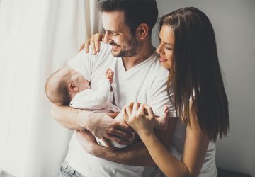 Talking to your husband before you have a baby is important, but there are conversations you should have after your baby is born too. While it can be difficult to hold a conversation sometimes with the mum brain kicking in, here are some ideas to get you started and get you chatting with your hubby, post birth.