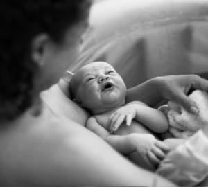 Have you been considering your birthing options and wondered how safe is a home birth? Is a home birth the right choice for you? Here's what you need to know about choosing your place of birth, written by a Private Midwife.
