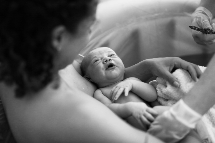 Have you been considering your birthing options and wondered how safe is a home birth? Is a home birth the right choice for you? Here's what you need to know about choosing your place of birth, written by a Private Midwife.